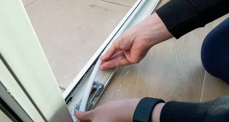 Garage Door Off Track Repair in The Hammocks, FL