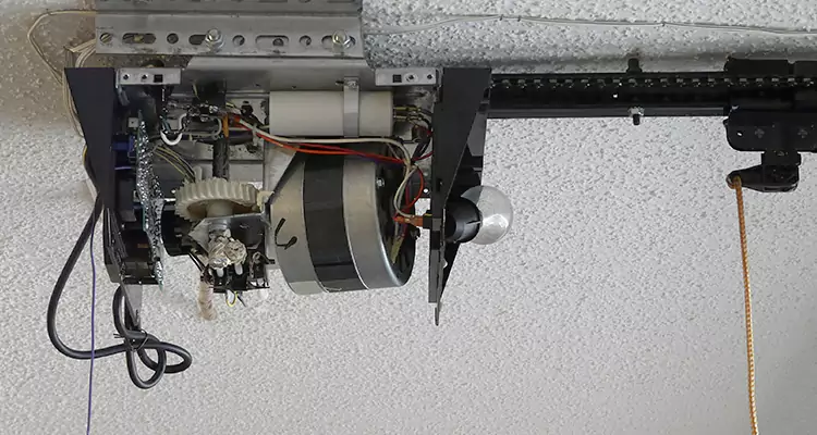 Emergency Garage Door Opener Repair in The Hammocks, FL