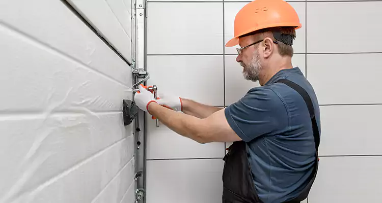 Emergency Garage Door Repair in The Hammocks, FL