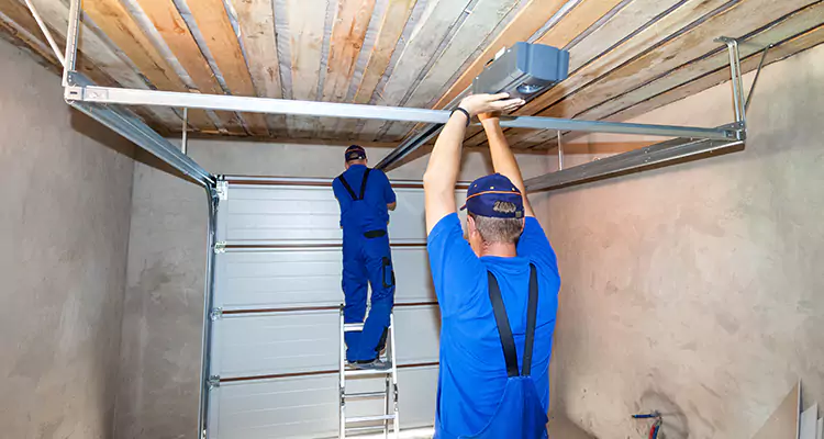 Garage Door Opener Technician in The Hammocks, FL